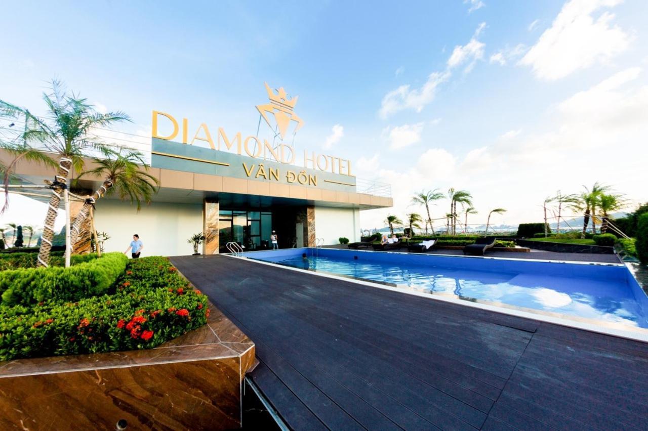 Diamond Hotel Van Don Cam Pha Exterior foto